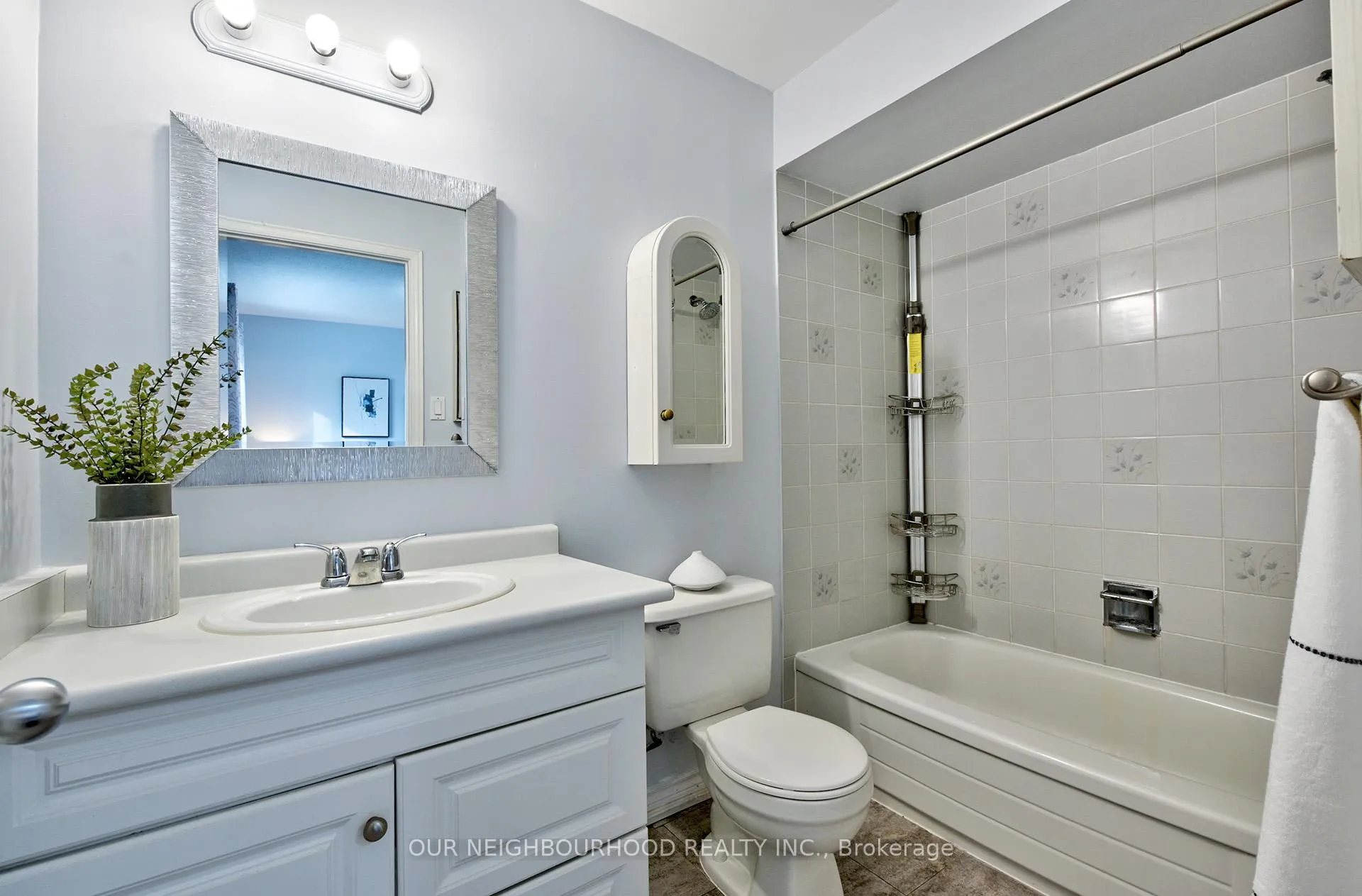 Photo 19 of 89 Poolton Crescent, Clarington, Courtice — HOMEH