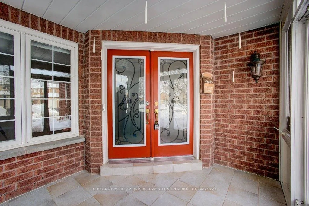 Photo 3 of 105 Veneto Drive, Vaughan, Vaughan Grove — HOMEH