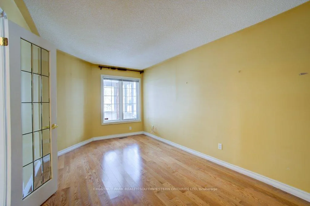 Photo 7 of 105 Veneto Drive, Vaughan, Vaughan Grove — HOMEH