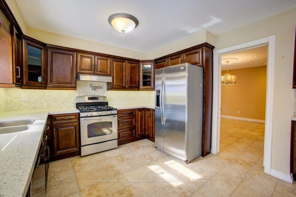 Photo 15 of 105 Veneto Drive, Vaughan, Vaughan Grove — HOMEH