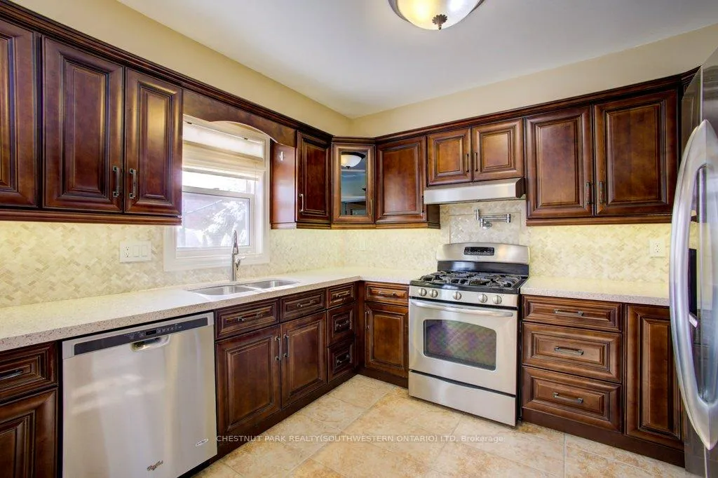 Photo 16 of 105 Veneto Drive, Vaughan, Vaughan Grove — HOMEH