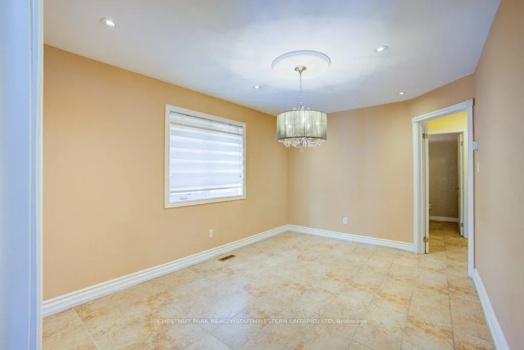 Photo 18 of 105 Veneto Drive, Vaughan, Vaughan Grove — HOMEH