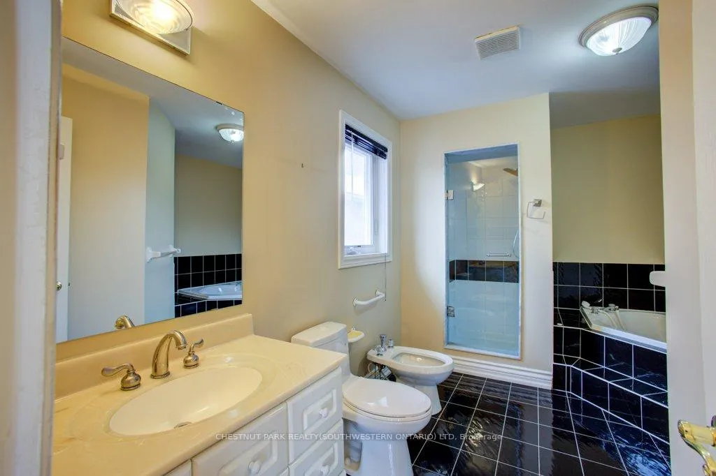 Photo 27 of 105 Veneto Drive, Vaughan, Vaughan Grove — HOMEH
