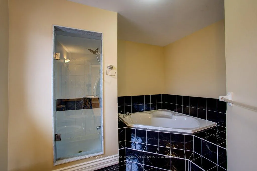 Photo 28 of 105 Veneto Drive, Vaughan, Vaughan Grove — HOMEH