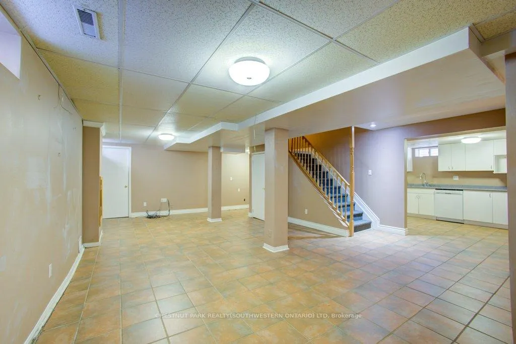 Photo 35 of 105 Veneto Drive, Vaughan, Vaughan Grove — HOMEH