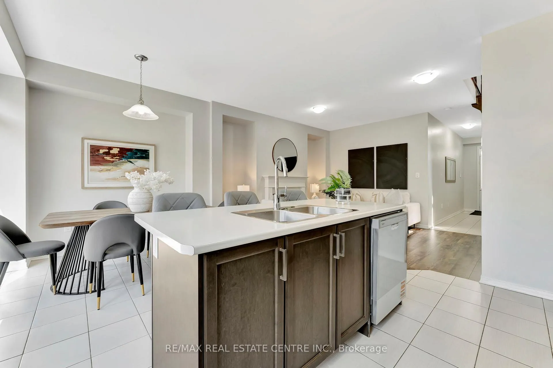 Photo 12 of 33 Sumac Drive, Haldimand — HOMEH