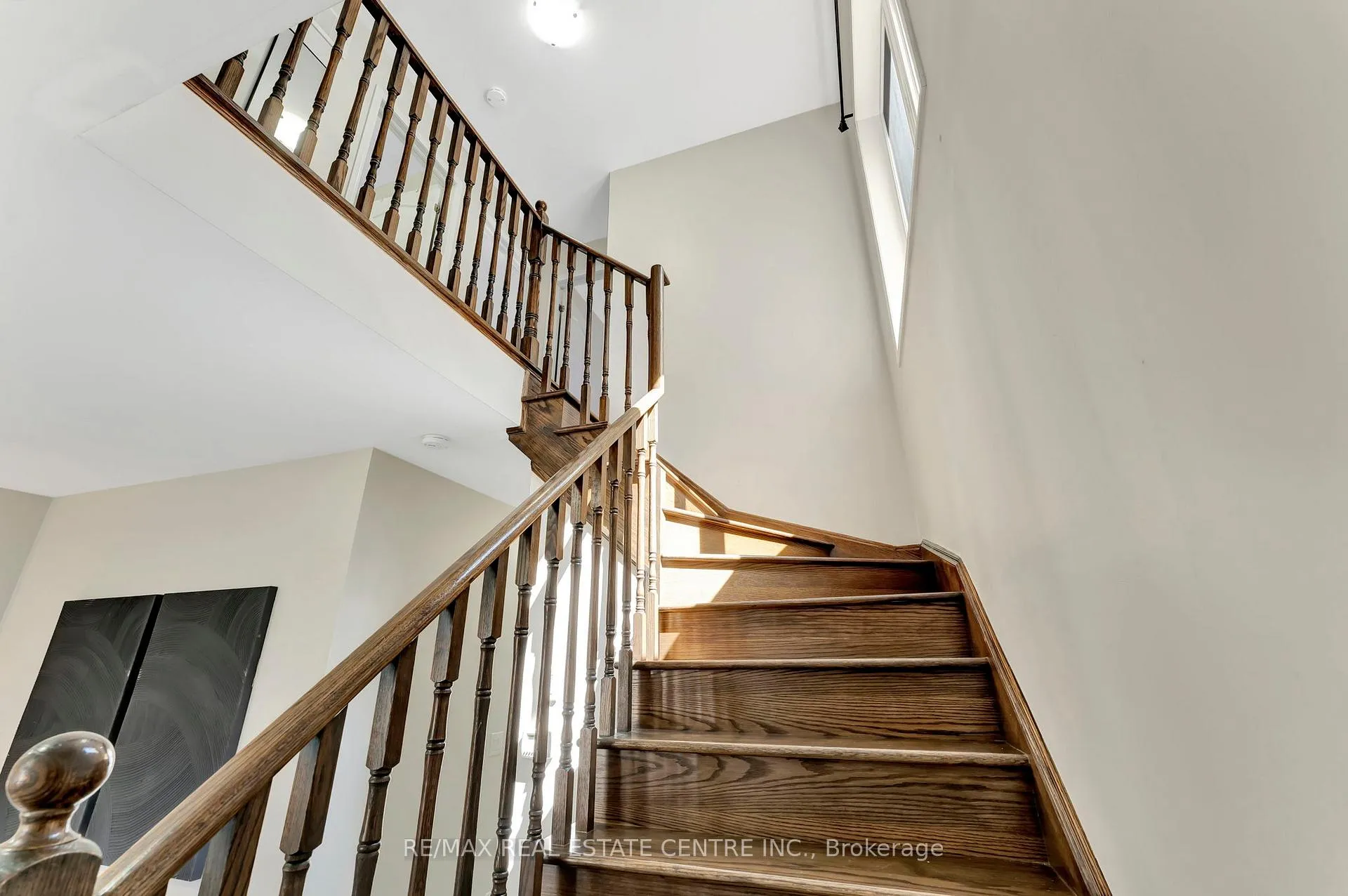 Photo 17 of 33 Sumac Drive, Haldimand — HOMEH