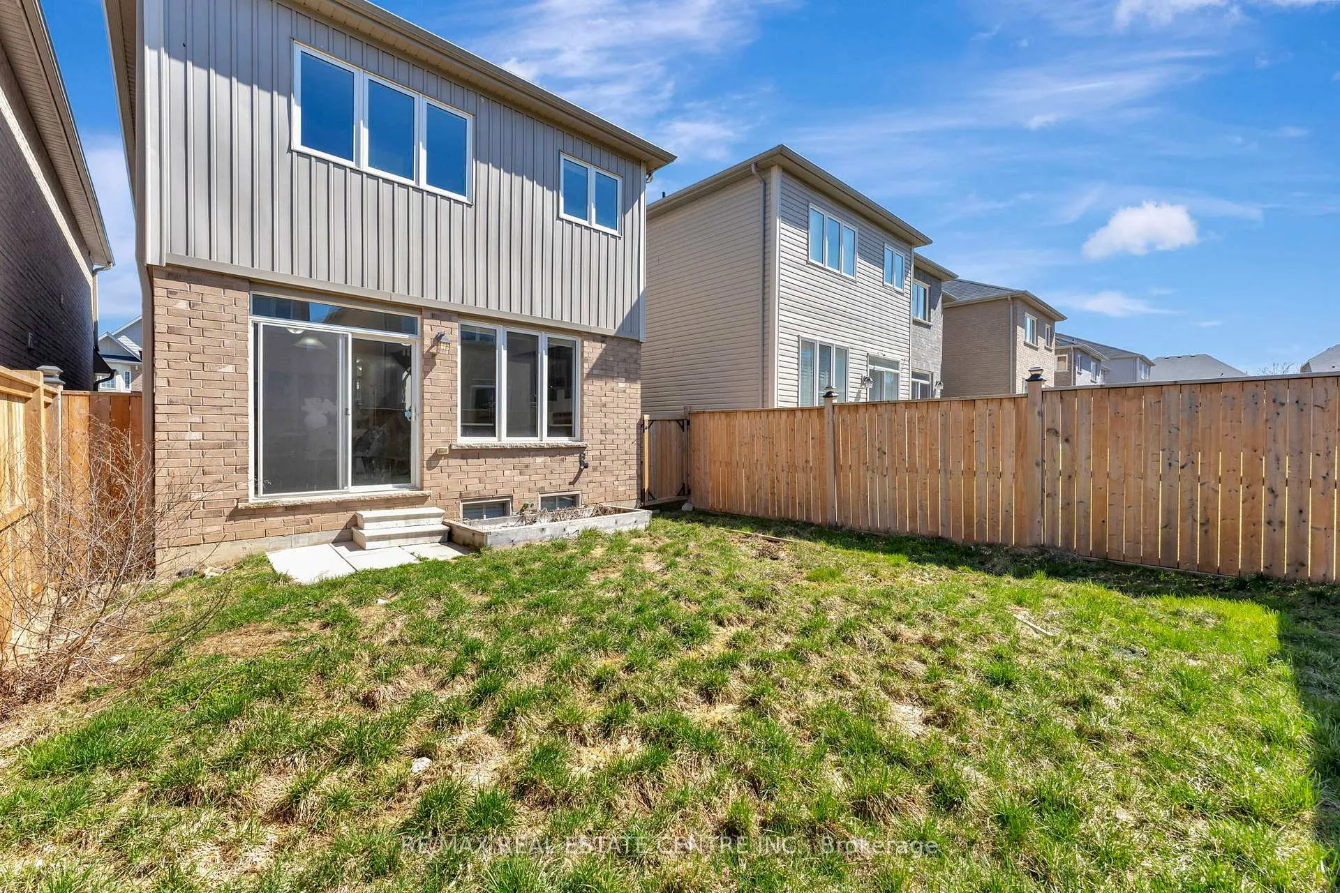 Photo 28 of 33 Sumac Drive, Haldimand — HOMEH