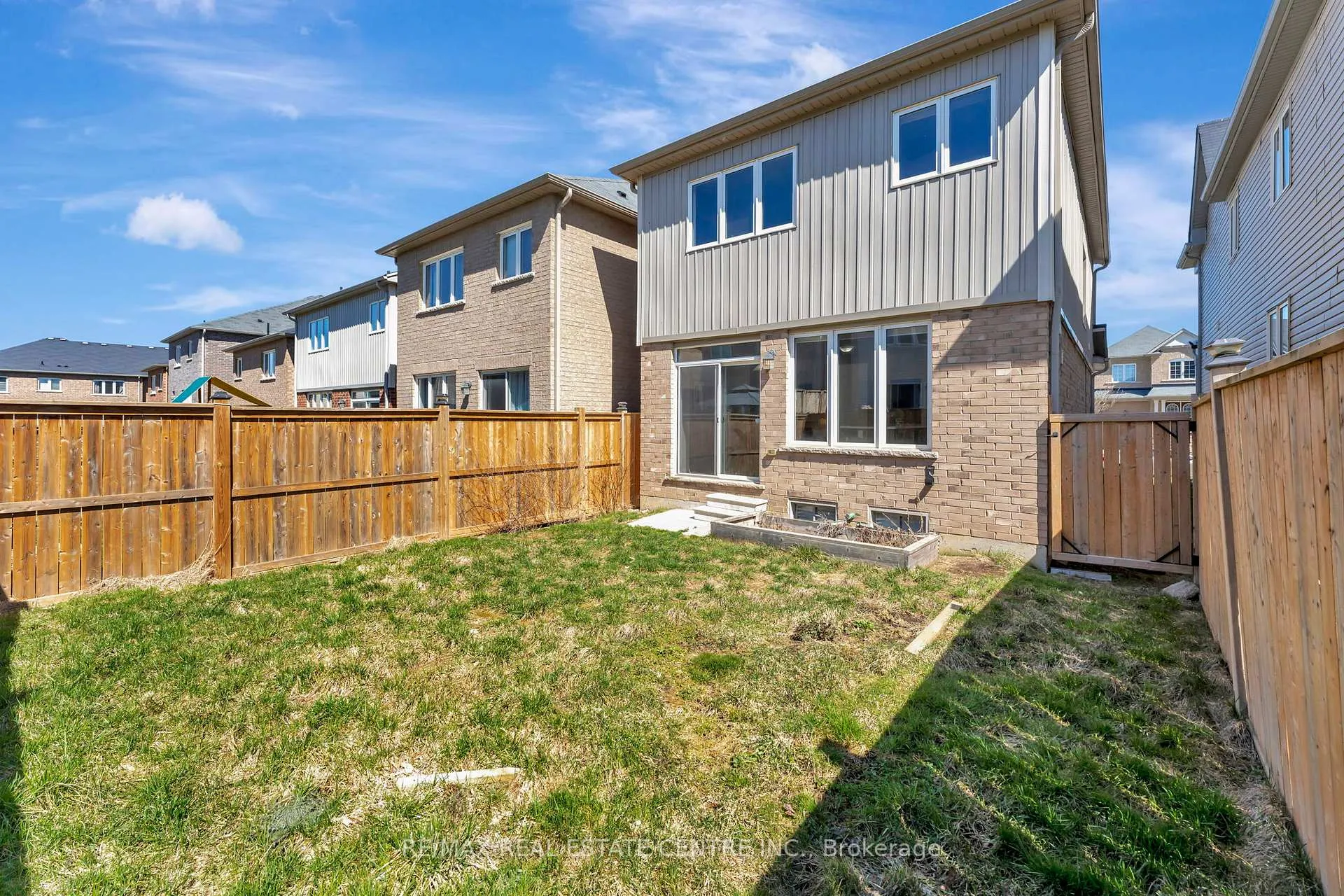 Photo 29 of 33 Sumac Drive, Haldimand — HOMEH