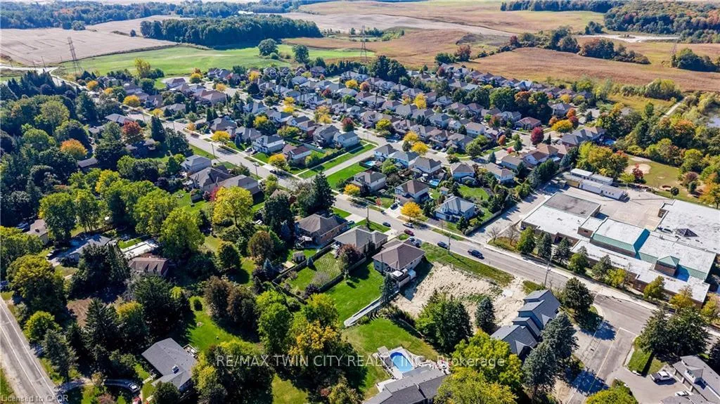 Photo 6 of 430 Caryndale Drive, Kitchener — HOMEH