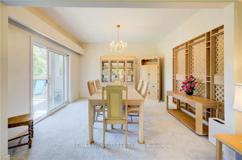 Photo 13 of 430 Caryndale Drive, Kitchener — HOMEH