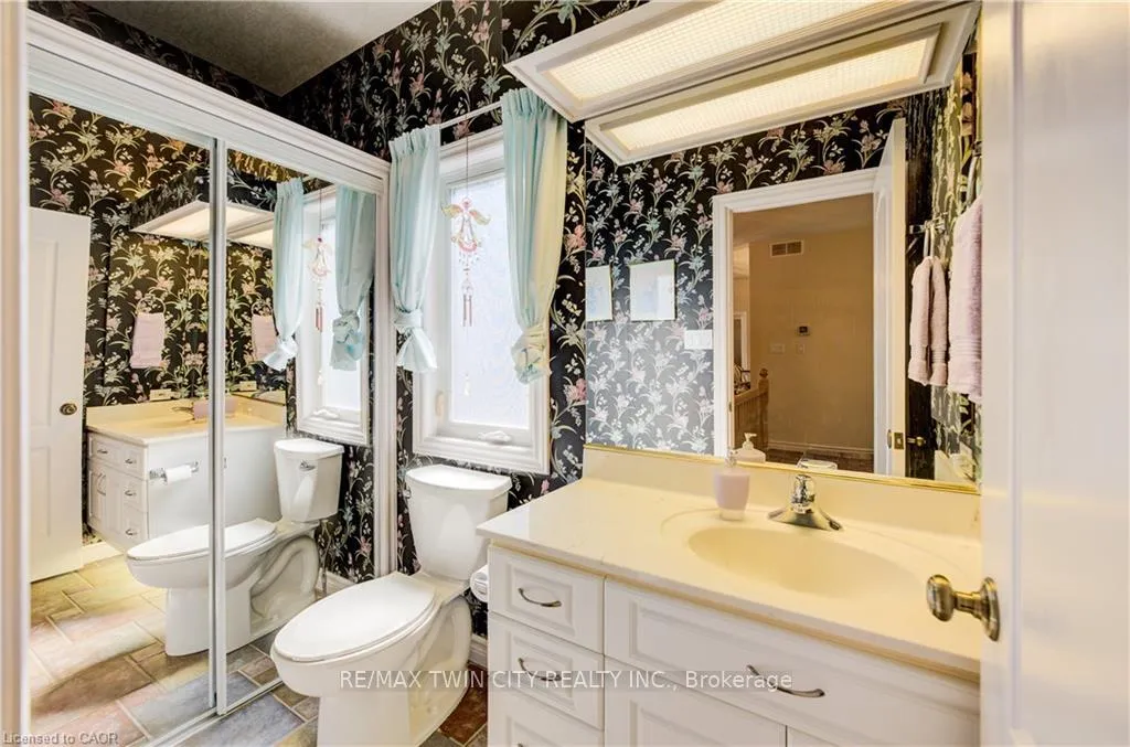 Photo 16 of 430 Caryndale Drive, Kitchener — HOMEH