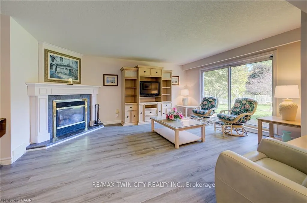 Photo 23 of 430 Caryndale Drive, Kitchener — HOMEH