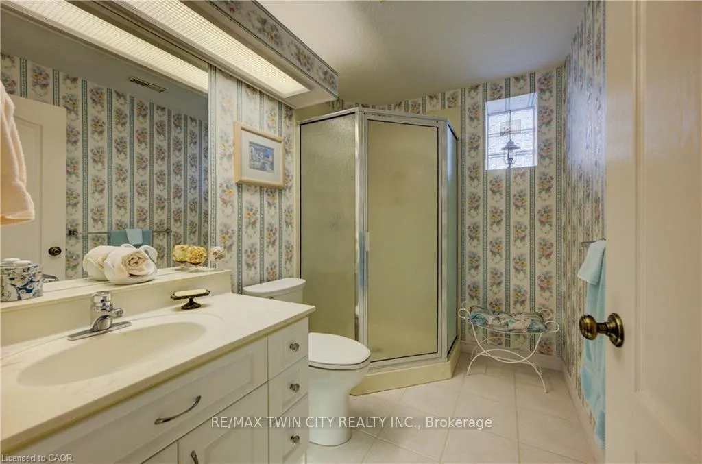 Photo 29 of 430 Caryndale Drive, Kitchener — HOMEH