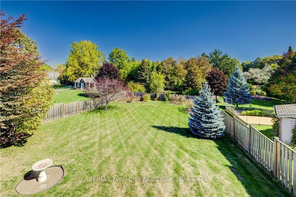 Photo 34 of 430 Caryndale Drive, Kitchener — HOMEH