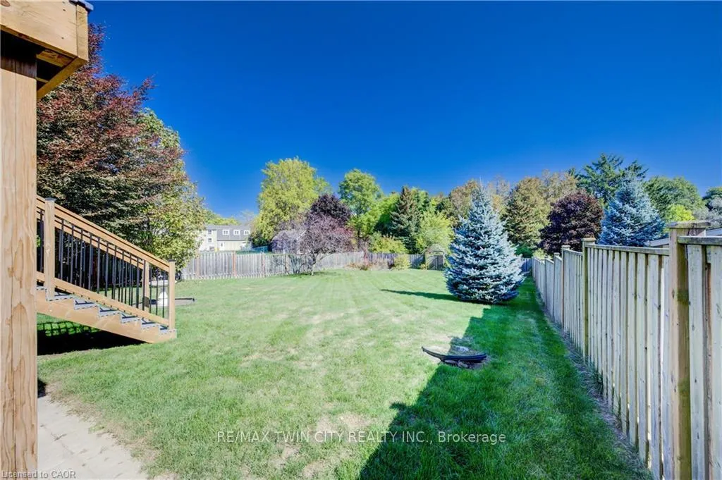Photo 36 of 430 Caryndale Drive, Kitchener — HOMEH
