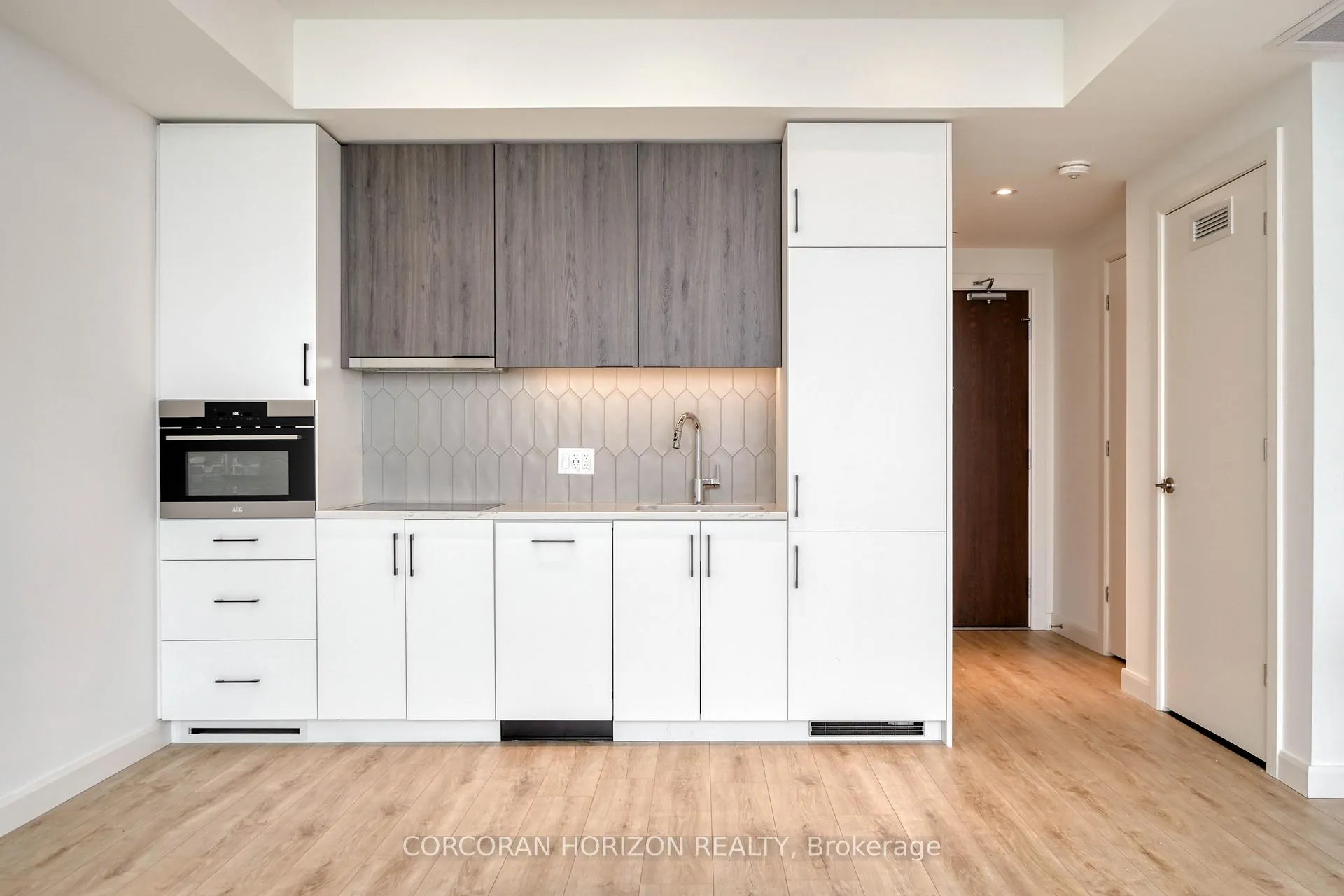 Photo 1 of Unit 1811, 741 King Street, Kitchener — HOMEH