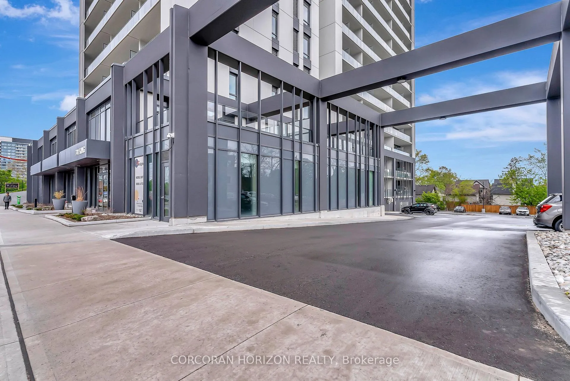 Photo 3 of Unit 1811, 741 King Street, Kitchener — HOMEH