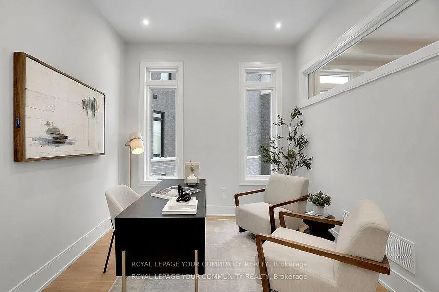 Photo 4 of 6 Bunn Court, Aurora, Bayview Northeast — HOMEH