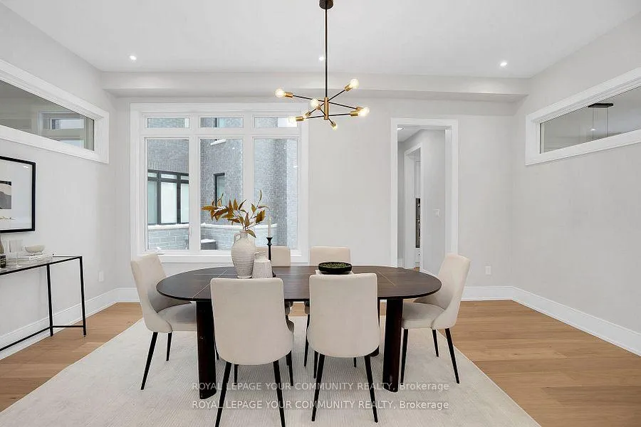 Photo 7 of 6 Bunn Court, Aurora, Bayview Northeast — HOMEH