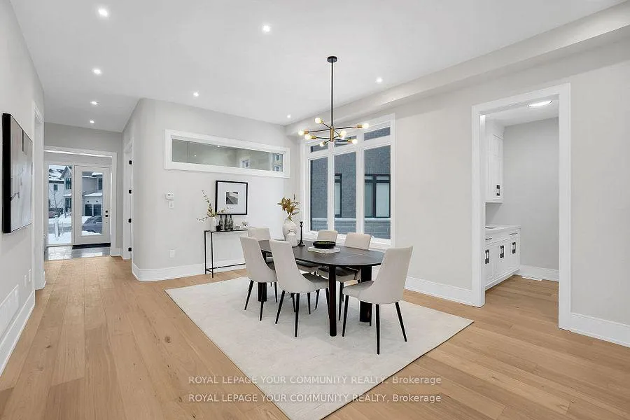 Photo 8 of 6 Bunn Court, Aurora, Bayview Northeast — HOMEH