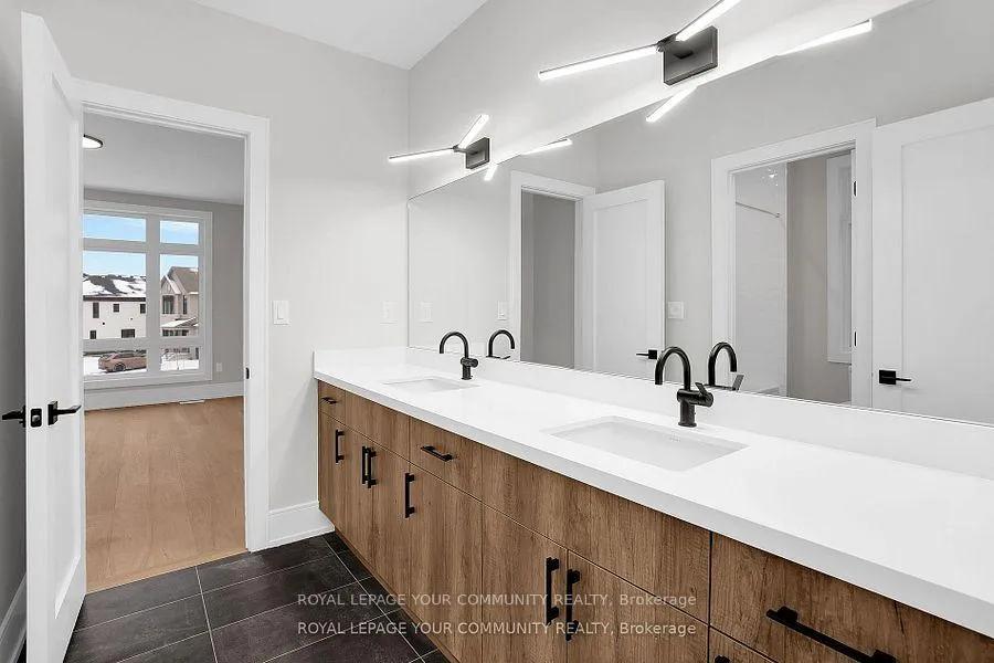 Photo 31 of 6 Bunn Court, Aurora, Bayview Northeast — HOMEH