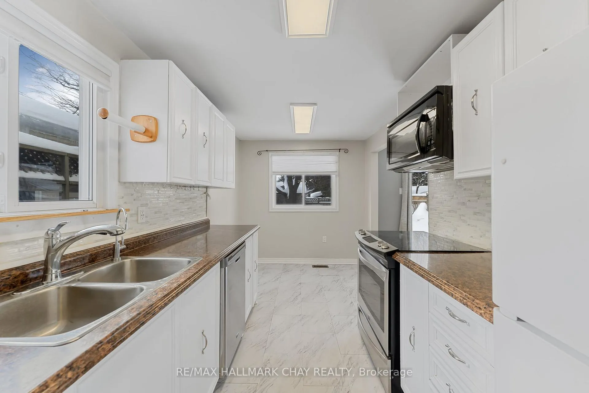Photo 4 of 6 Fletcher Drive, Barrie, Grove East — HOMEH