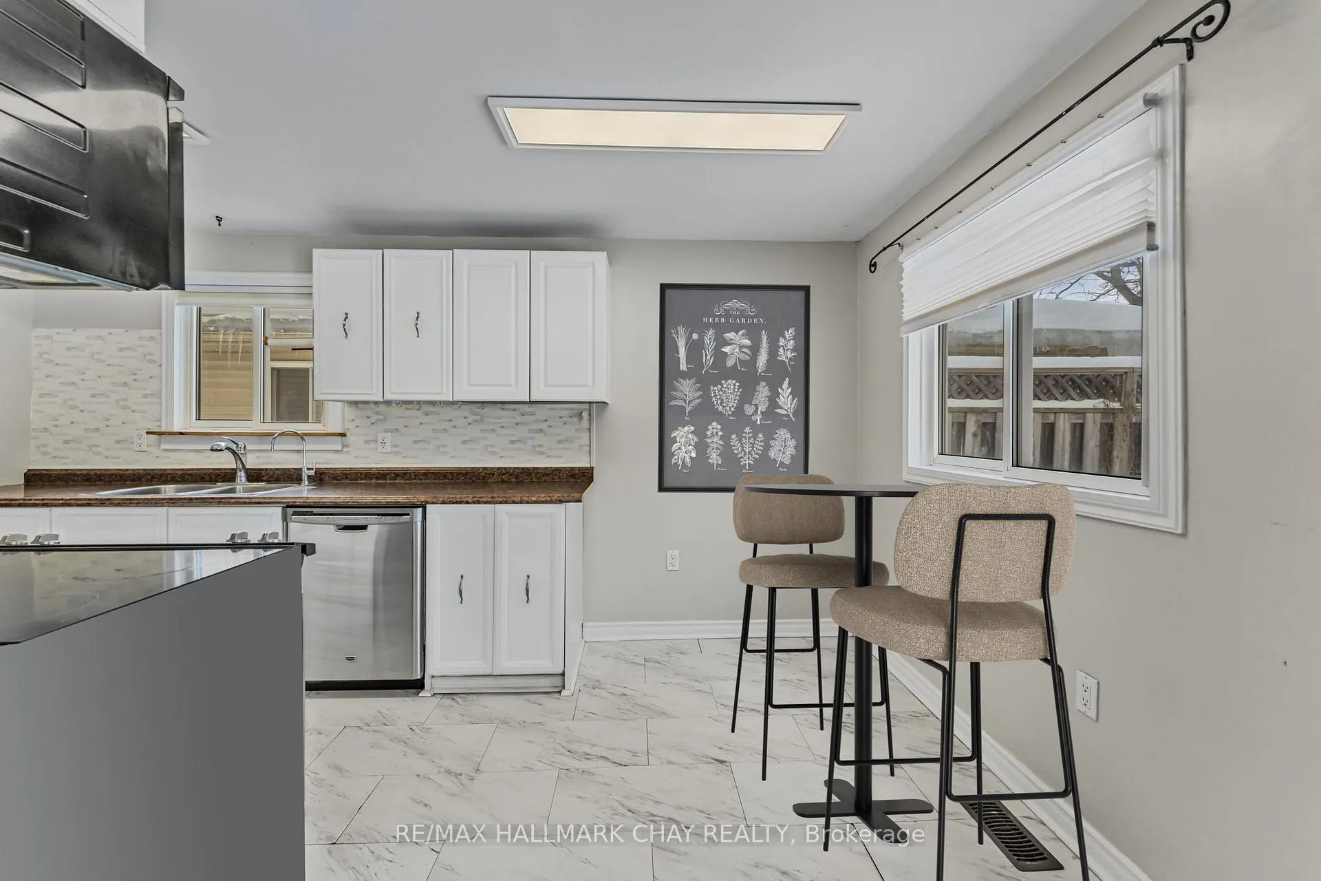 Photo 5 of 6 Fletcher Drive, Barrie, Grove East — HOMEH