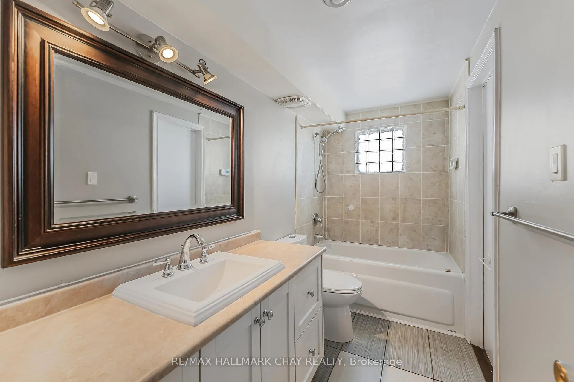 Photo 13 of 6 Fletcher Drive, Barrie, Grove East — HOMEH