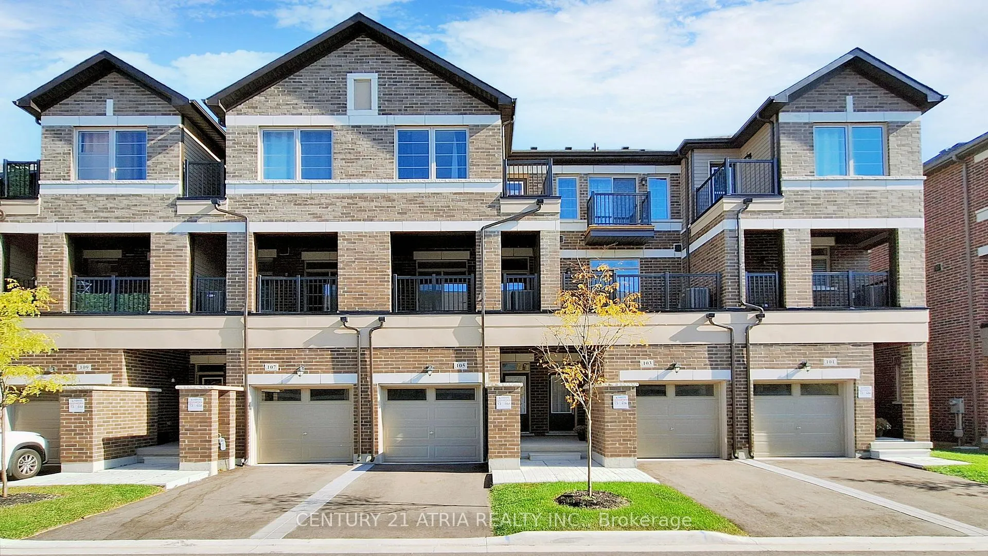 Photo 3 of 105 Carneros Way, Markham, Box Grove — HOMEH