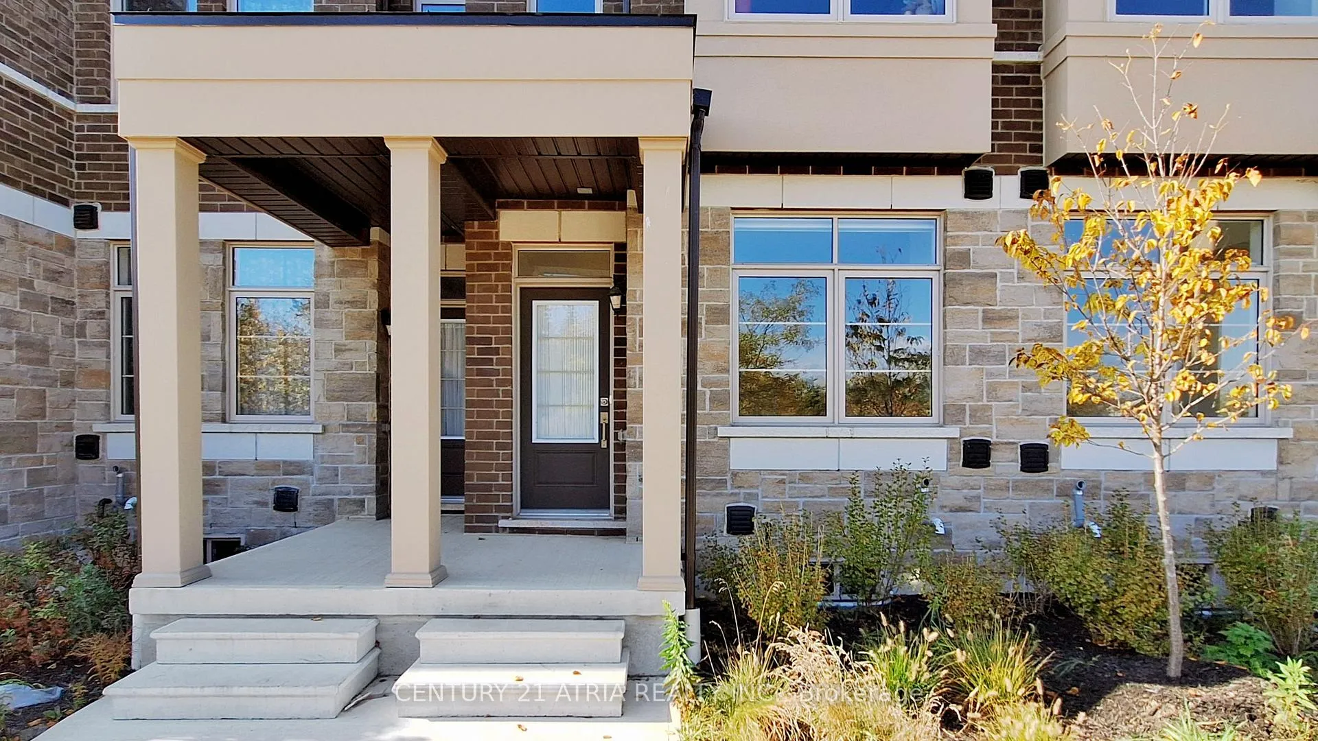 Photo 4 of 105 Carneros Way, Markham, Box Grove — HOMEH