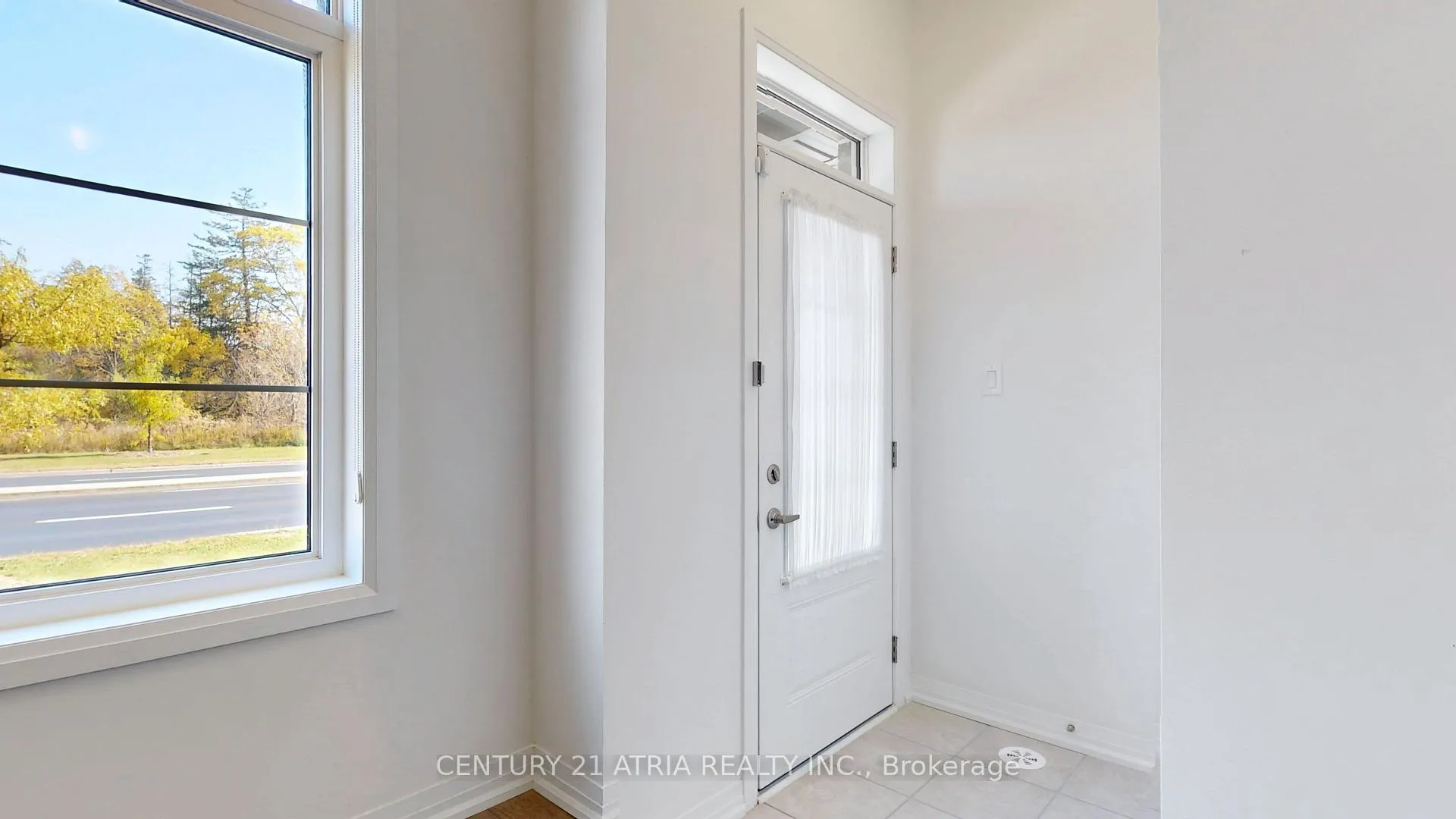 Photo 5 of 105 Carneros Way, Markham, Box Grove — HOMEH