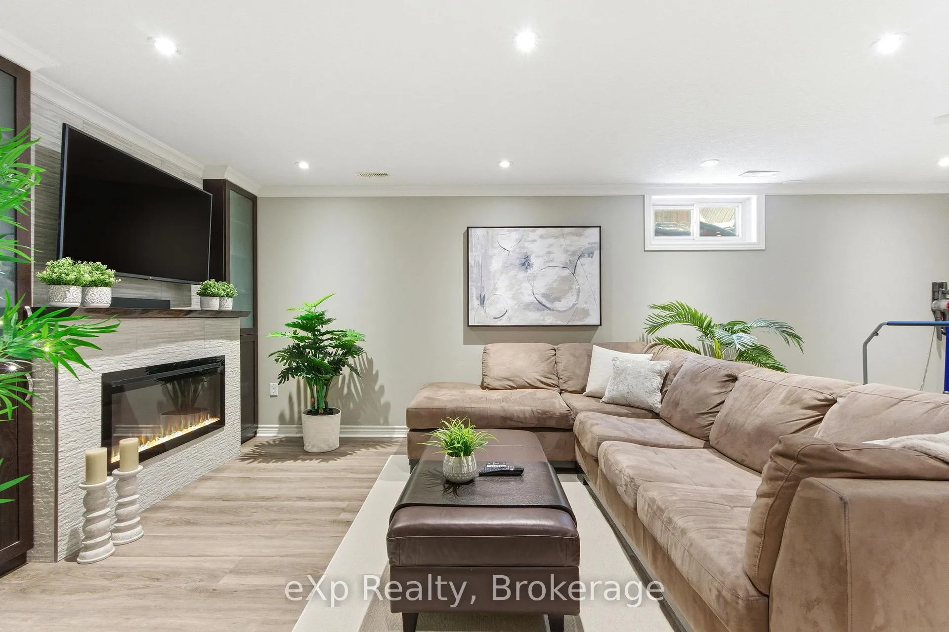 Photo 37 of 48 Killoran Crescent, Stratford — HOMEH