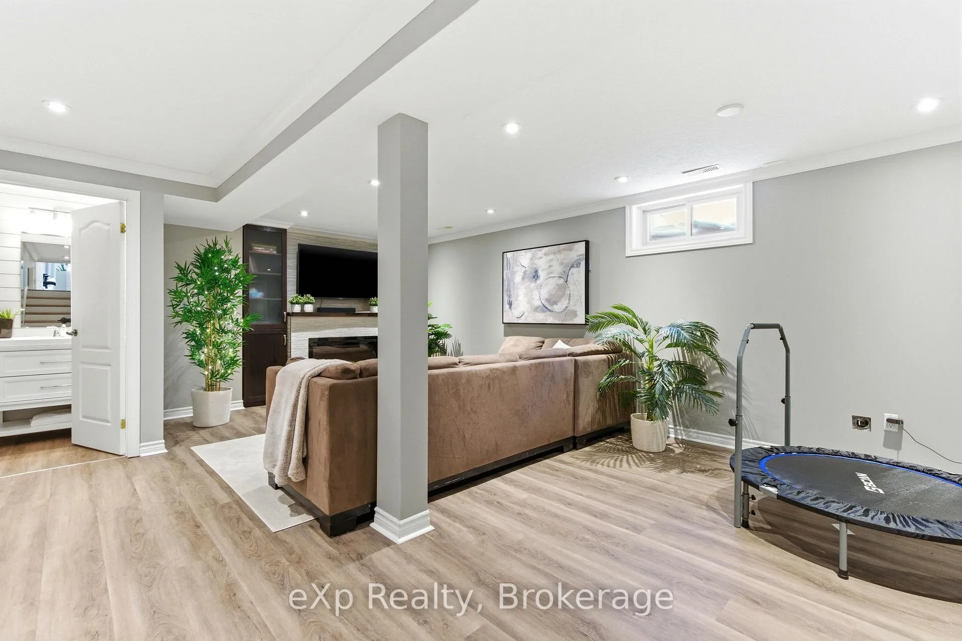 Photo 38 of 48 Killoran Crescent, Stratford — HOMEH