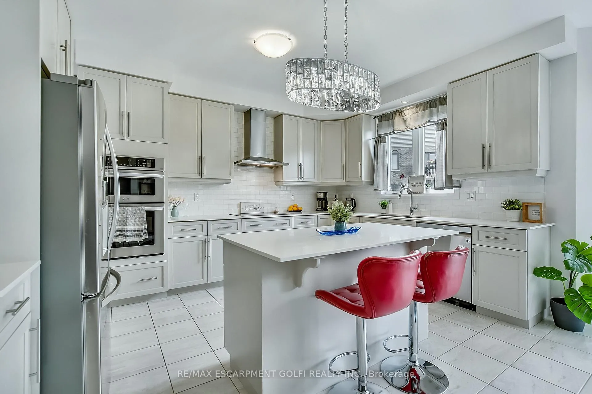 Photo 12 of 5062 Connor Drive, Lincoln, Beamsville — HOMEH