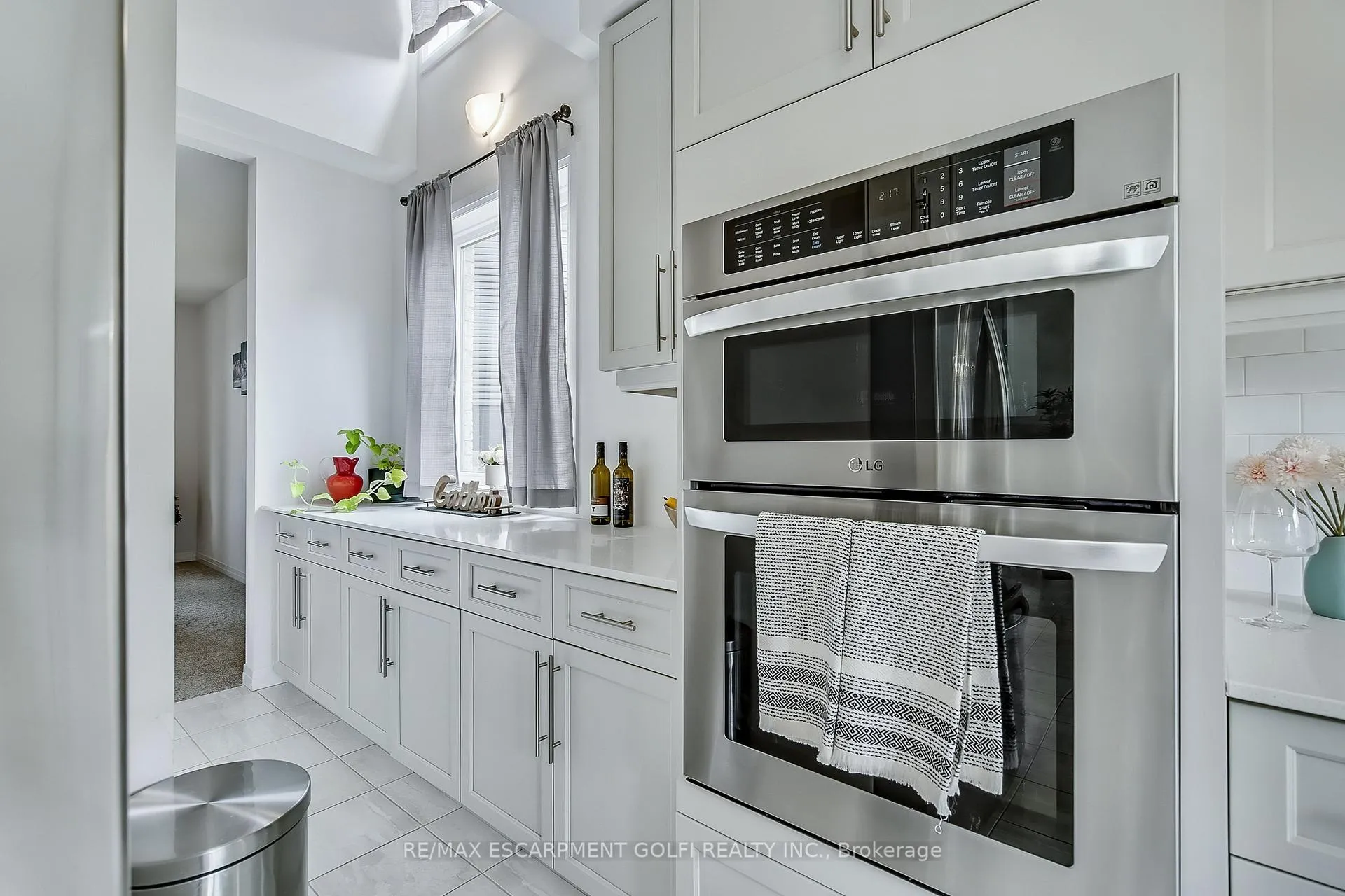 Photo 15 of 5062 Connor Drive, Lincoln, Beamsville — HOMEH