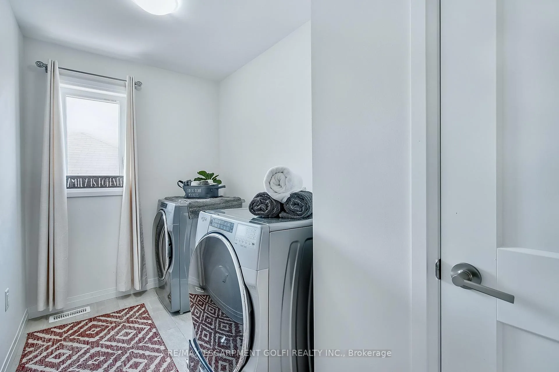 Photo 33 of 5062 Connor Drive, Lincoln, Beamsville — HOMEH