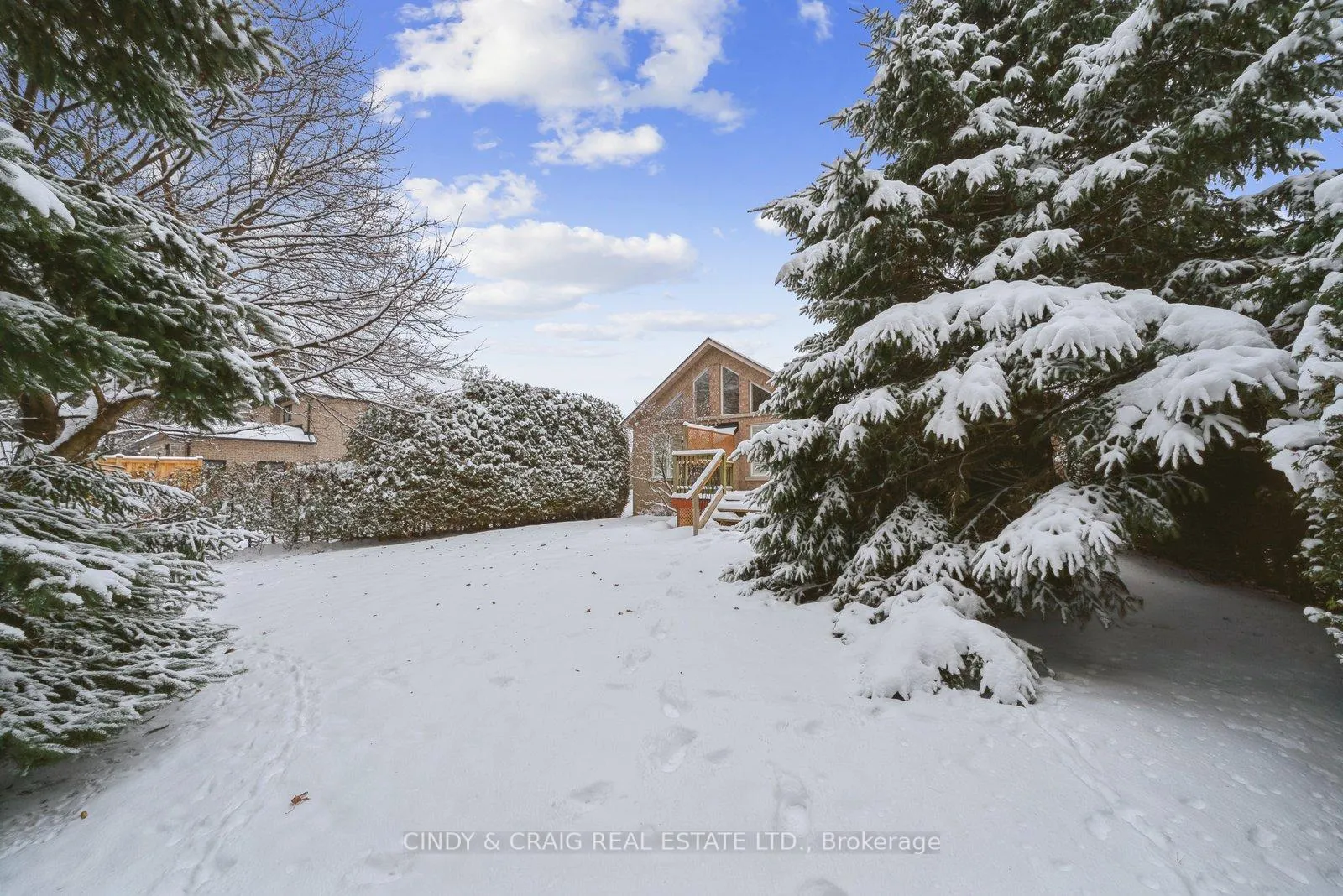 Photo 14 of 62 Foxhunt Trail, Clarington, Courtice — HOMEH