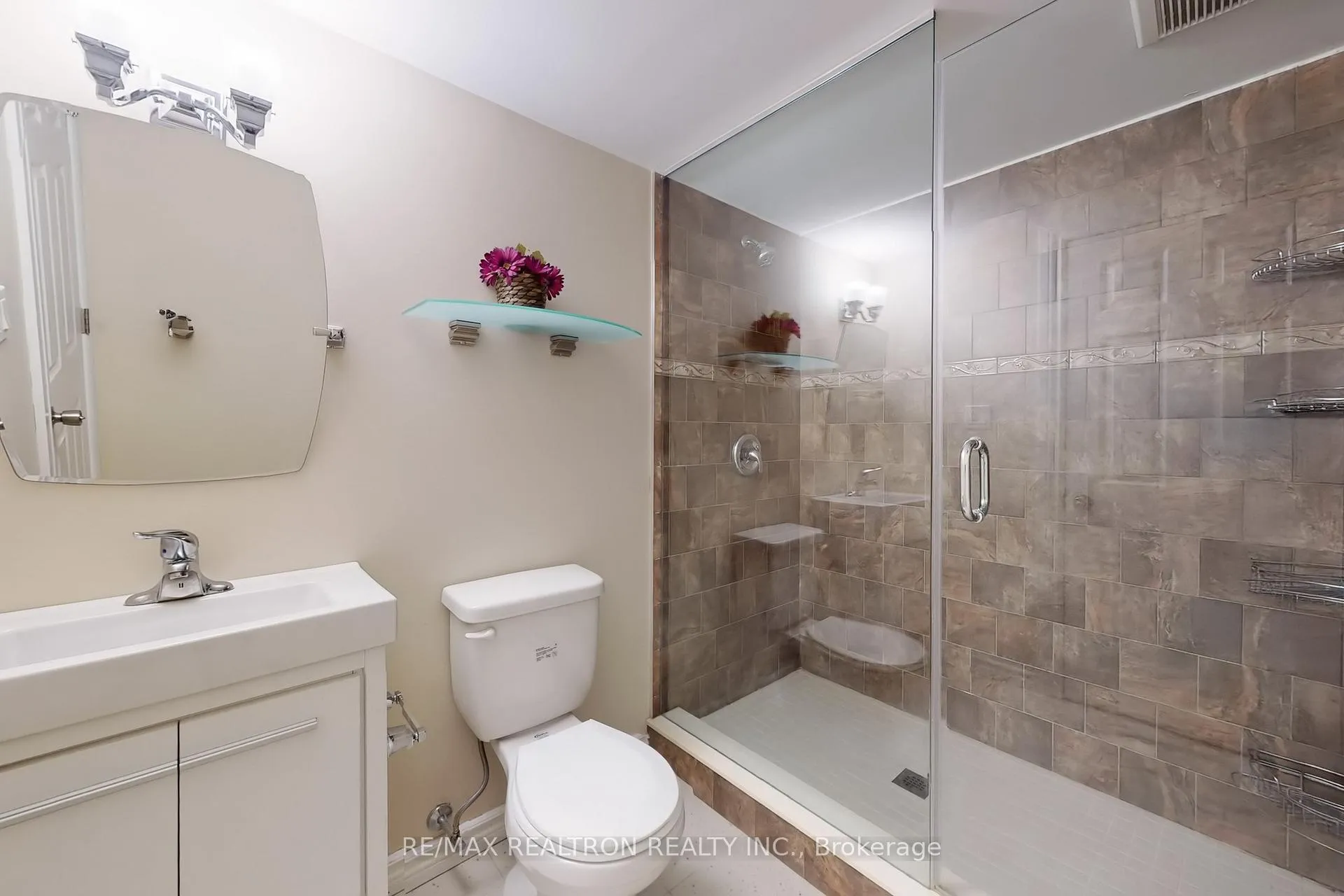 Photo 35 of 21 Angelico Avenue, Vaughan, Vellore Village — HOMEH