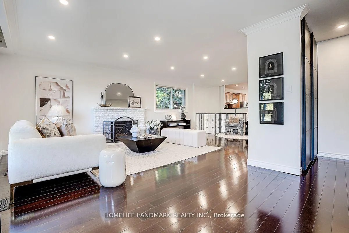 Photo 7 of 12 Paramount Road, Markham, Old Markham Village — HOMEH