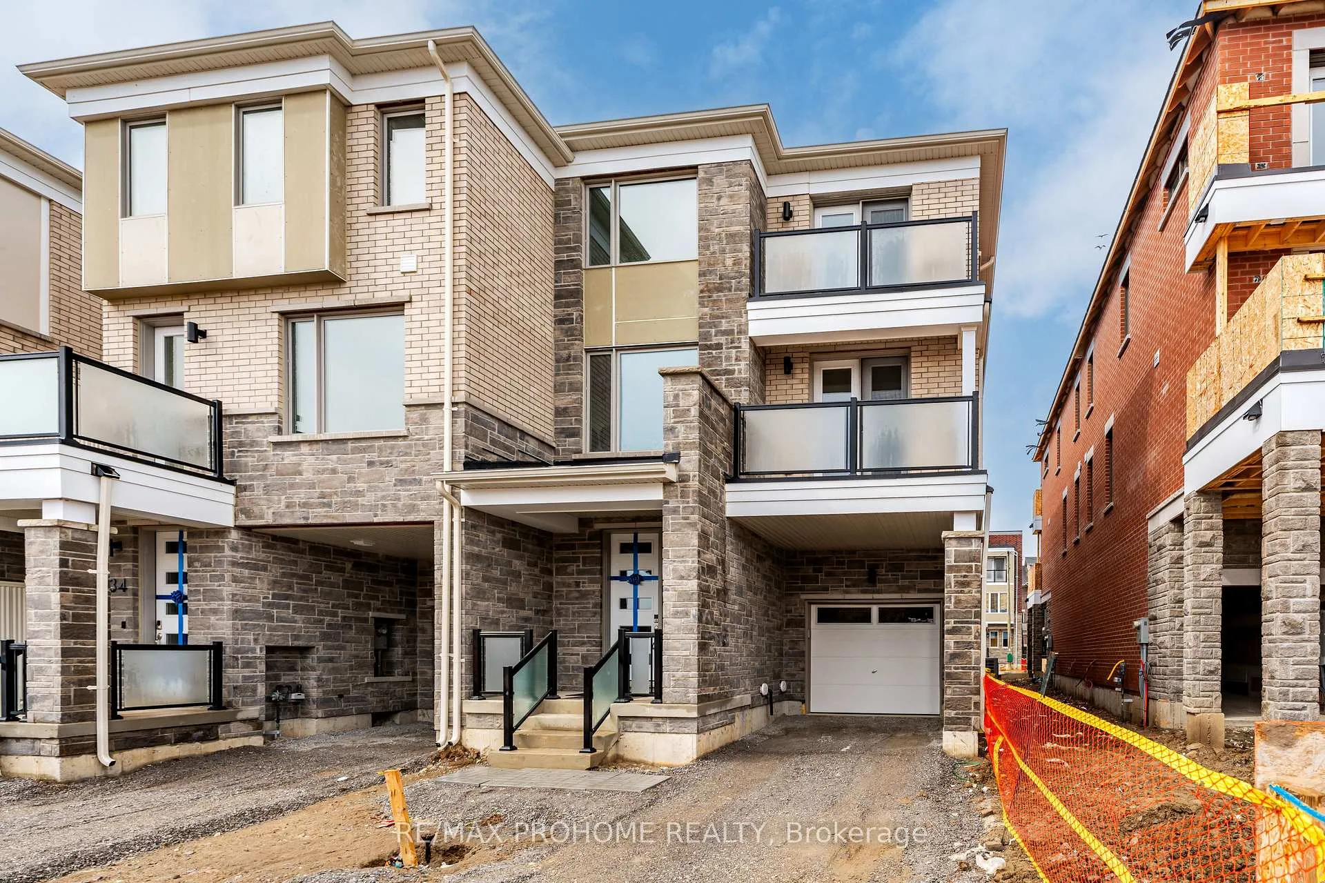 Photo 2 of 36 Azure Drive, Markham, Victoria Square — HOMEH