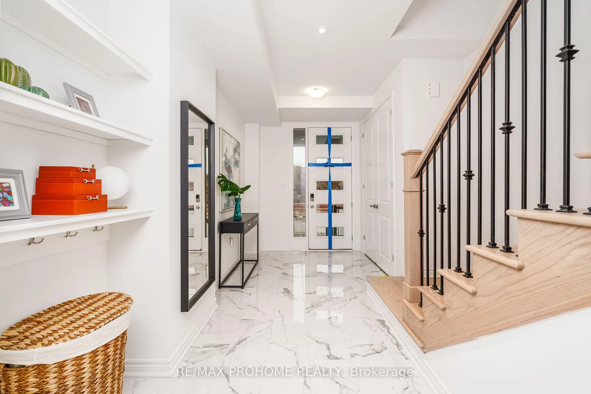 Photo 5 of 36 Azure Drive, Markham, Victoria Square — HOMEH