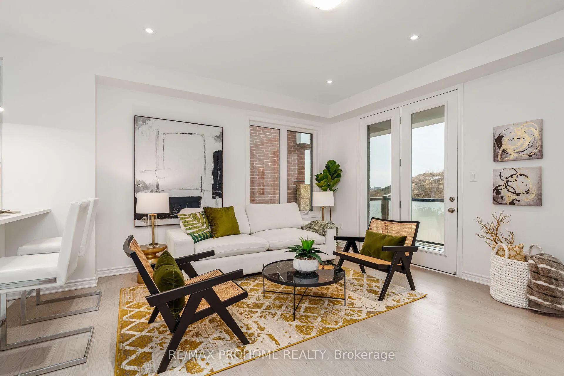 Photo 11 of 36 Azure Drive, Markham, Victoria Square — HOMEH