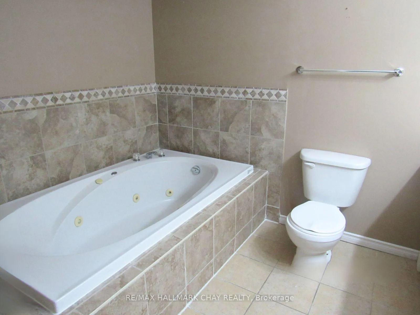 Photo 14 of 145 Leslie Avenue, Barrie, Holly — HOMEH