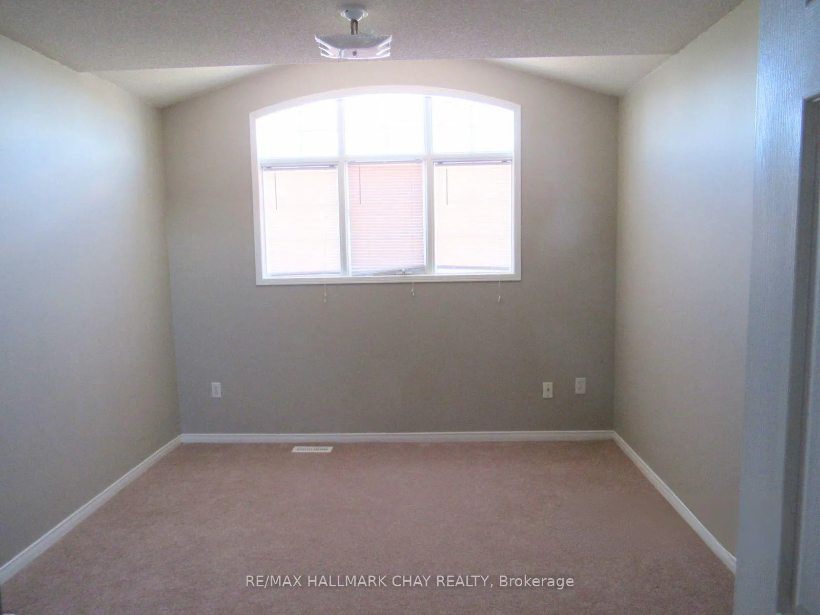 Photo 17 of 145 Leslie Avenue, Barrie, Holly — HOMEH