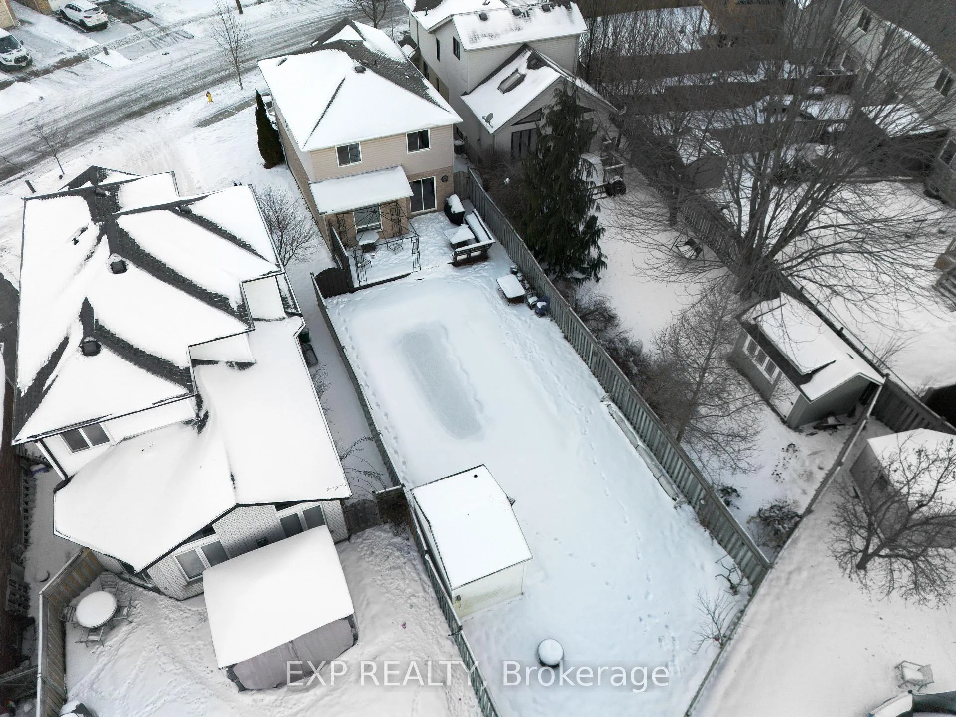 Photo 5 of 26 Gregg Court, Kitchener — HOMEH