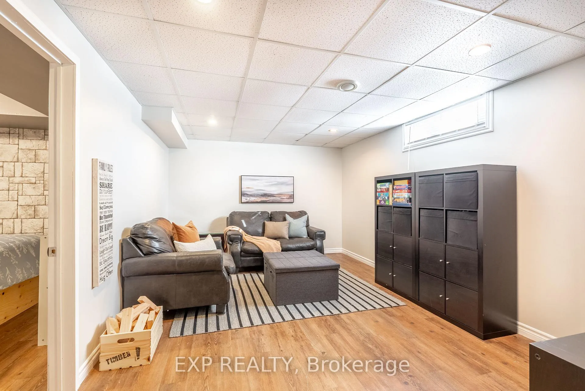 Photo 12 of 26 Gregg Court, Kitchener — HOMEH