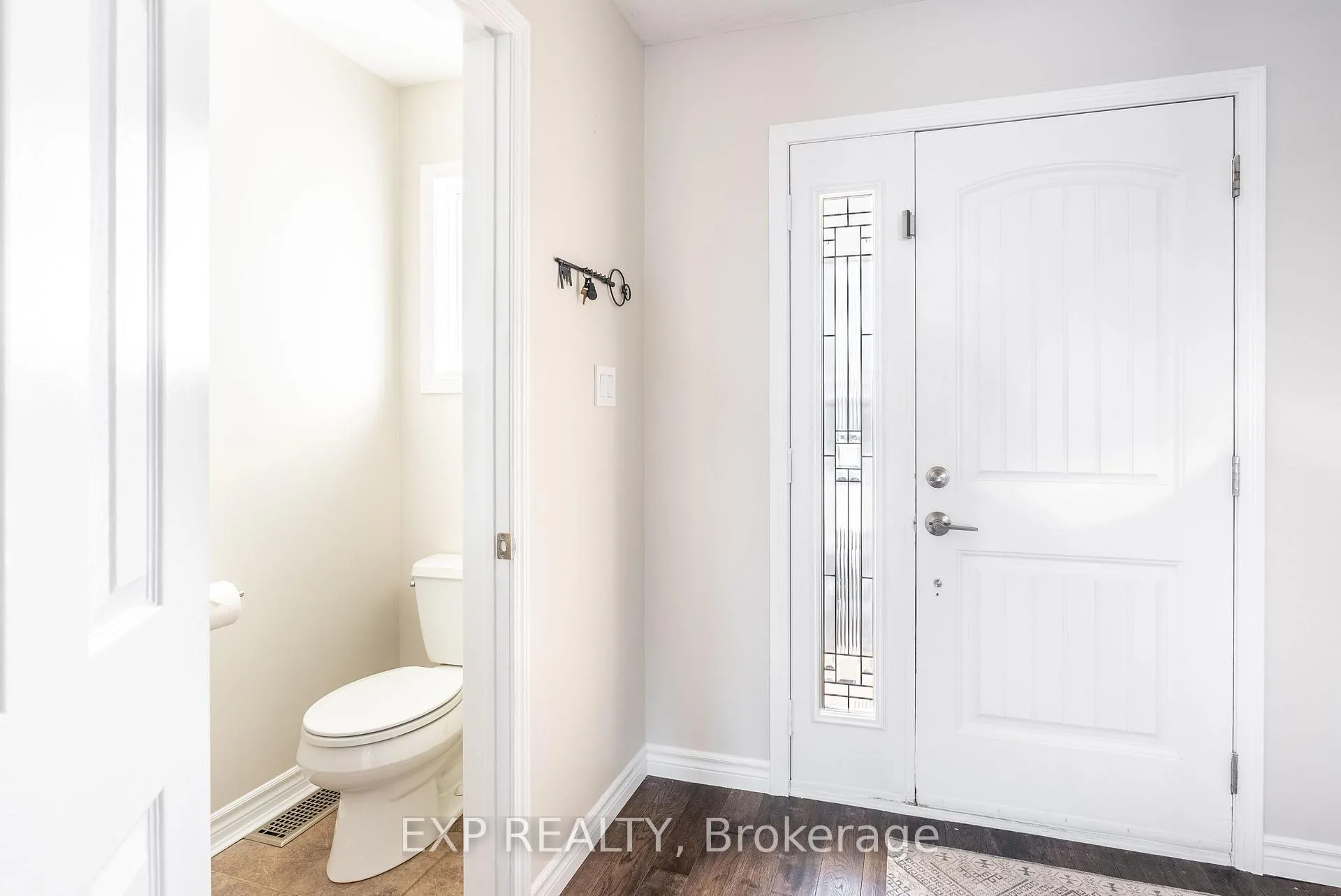 Photo 15 of 26 Gregg Court, Kitchener — HOMEH