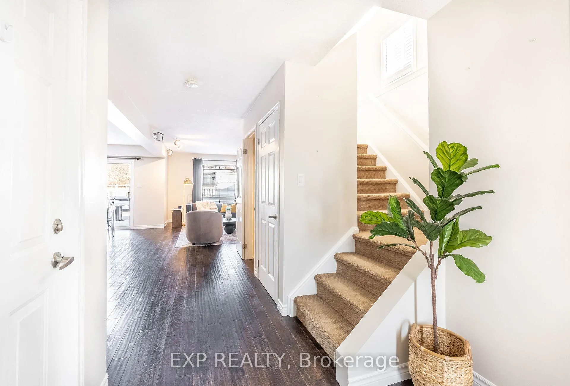 Photo 16 of 26 Gregg Court, Kitchener — HOMEH