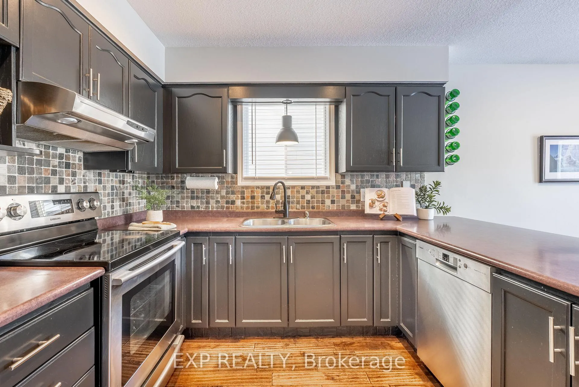 Photo 19 of 26 Gregg Court, Kitchener — HOMEH